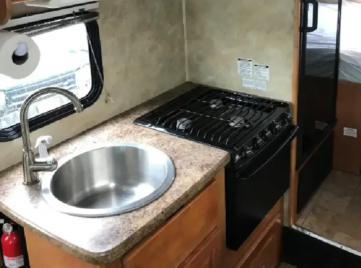 25-27 FT RV Motorhomes (up to 6) Typical Interior Kitchen (2509 Shown)